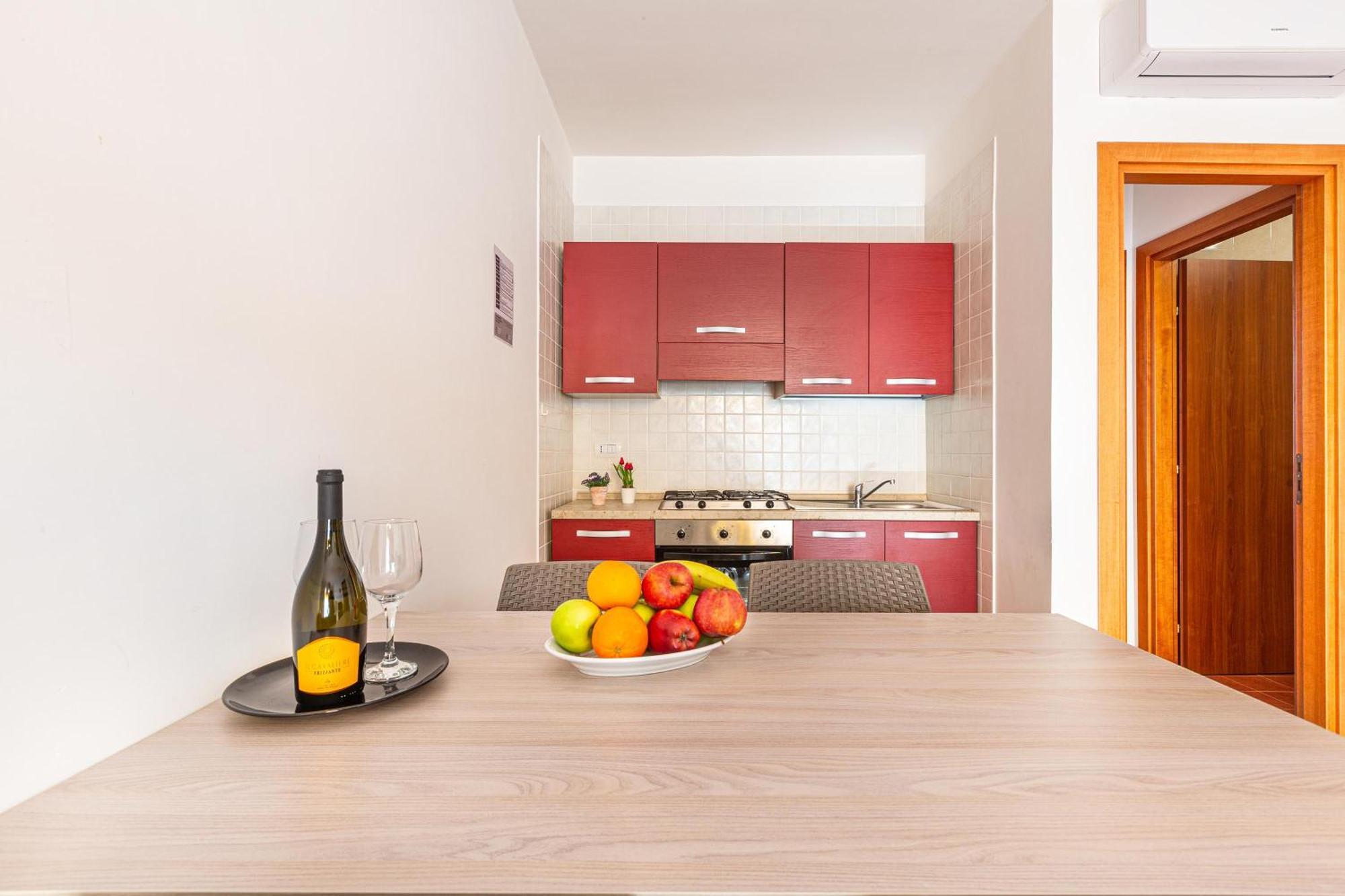 Blusea Beach Apartments San Pietro in Bevagna Exterior foto